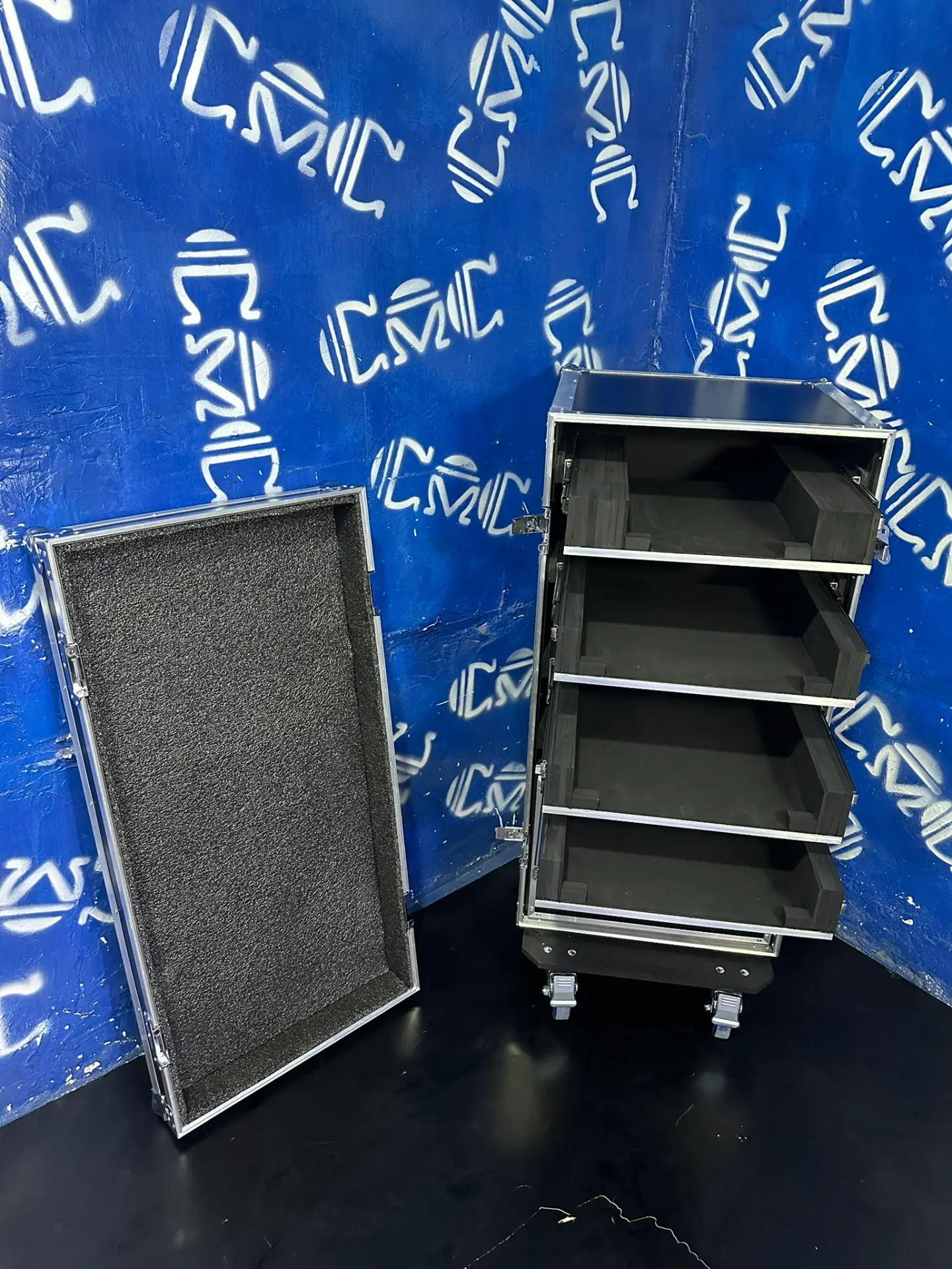 Case médico — bandejas internas — Bandejas en espuma para llevar cada equipo ordenado y protegido.