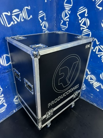 Case para cabina Line Array DAS — Grabado con la marca del cliente, sobre ruedas.