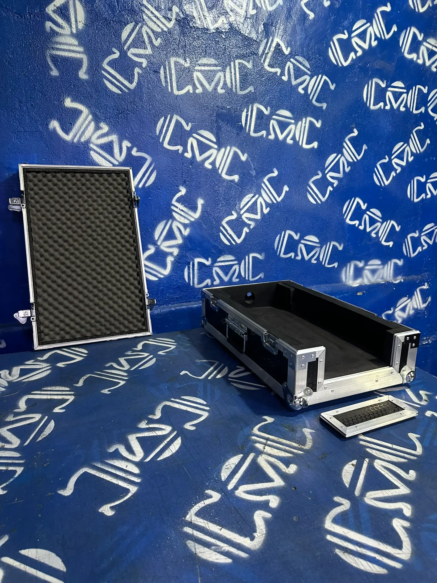 Case para mixer abierto — Tapa con espuma antishock desmontable.