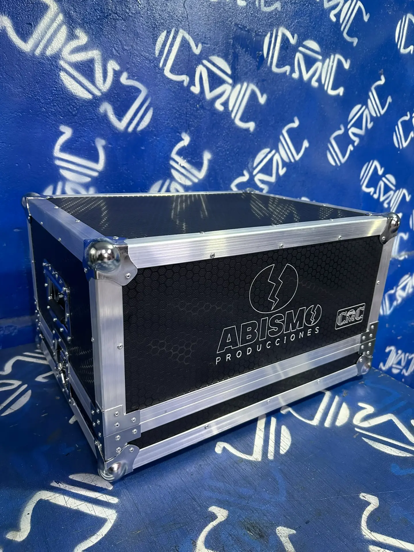 Case para rack metálico — Abismo Producciones — Protección exterior compacta para tu estructura de rack.